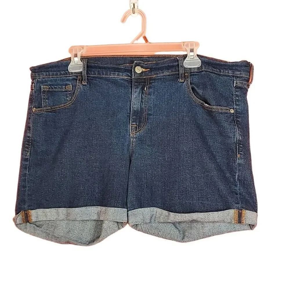 Old Navy classic, high rise Denim shorts, size 16